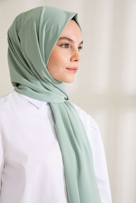 Hijab en Soie Medina Vert Pastel – Maison Haya