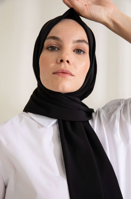 Hijab Soie Medina Noir Classique – Maison Haya
