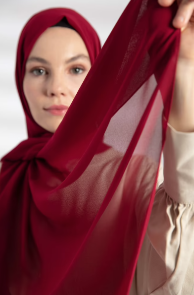 Hijab Mousseline Rouge Bordeaux – Maison Haya