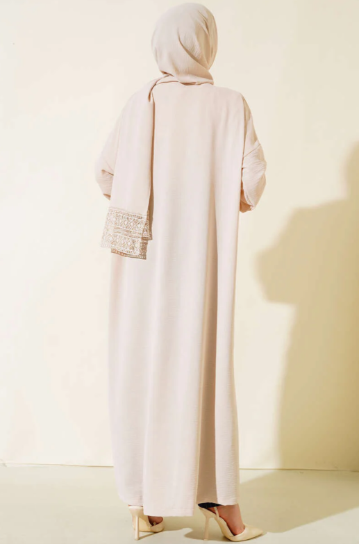 abaya femme cérémonie beige chic dos