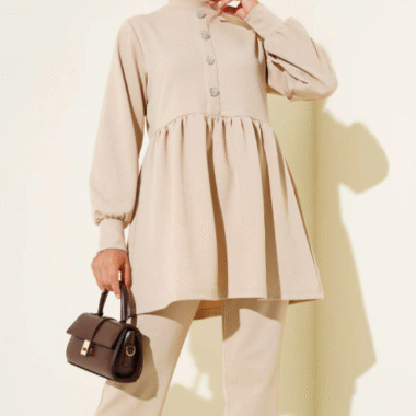 ensemble hijab femme beige tunique boutons face